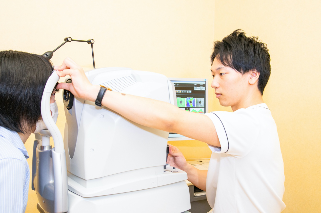 大学病院で研鑽を積んだ、優秀な視能訓練士による
眼科検査